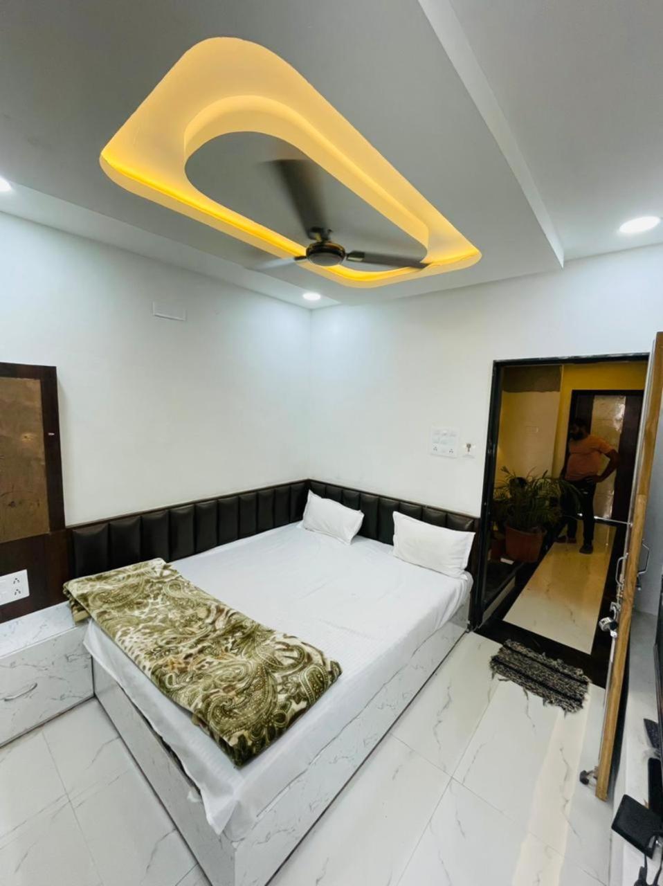Hotel Shree Shyam Sharnam Godarpura Bagian luar foto